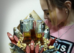 Съедобный «мужской» букет ко Дню защитника Отечества обойдется ставропольцам почти в 5 тысяч рублей