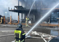 Пожар на привокзальной площади около аэропорта Минеральных Вод ликвидирован