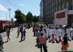 В поликлинике Ставрополя обнаружили подозрительный пакет