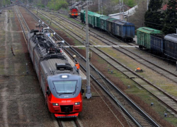 Из-за подрыва на железной дороге задерживается поезд из Москвы в Кисловодск
