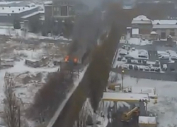 Строительный вагончик полностью выгорел почти за три часа в Ставрополе 