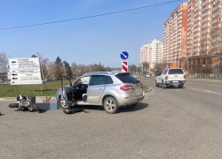 Тело накрыли белой тряпкой: мотоциклист погиб в аварии на Кулакова в Ставрополе