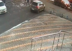 Водитель сломал шлагбаум при выезде с парковки в Ставрополе