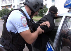 Перевозившего в машине гранату и наркотики мужчину осудили на три года в Ставропольском крае