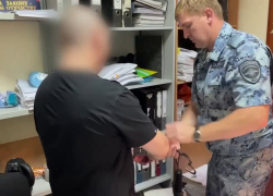 По 30 тысяч за смену: экс-начальник отдела Ространснадзора на Ставрополье получил более 5,6 миллиона рублей взяток