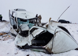 Два человека погибли в жутком столкновении двух маршруток на ставропольской трассе