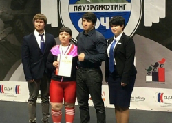 Абсолютной чемпионкой России по жиму штанги среди слепых стала жительница Ставрополья