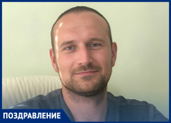 Заведующий операционным блоком ставропольской больницы Руслан Хапсироков отмечает день рождения