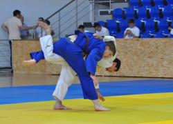 Ставропольские дзюдоисты собрали полный комплект трофеев на черкесских татами 