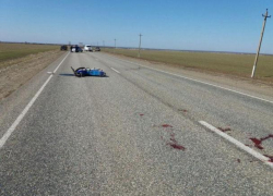 Двое пострадали при встречном столкновении мотоцикла и "Нивы" на Ставрополье