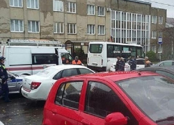 Иномарка столкнулась с маршруткой и заблокировала в салоне пассажиров в Ставрополе 