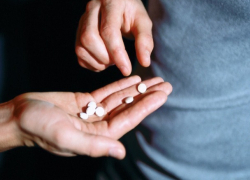 Ставропольчанина подозревают в склонении 15-летней девочки к употреблению наркотиков 