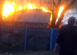 Целая семья осталась без крыши над головой после уничтожевшего их дом пожара в Пятигорске