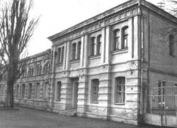 Прежде и теперь: как поменялось здание кукольного театра в Ставрополе