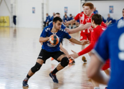 Двойной успех в Снежинске: дублеры ставропольского гандбольного «Виктора» удачно съездили на Урал