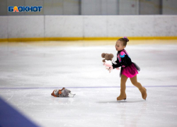 Победителям — путевки в Калугу и Карелию: в Ставрополе прошел чемпионат края по фигурному катанию