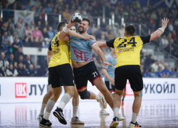 «Виктор» без валидола не может»: ставропольские гандболисты отпраздновали седьмой успех кряду 