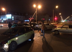 Масштабная авария с участием 6 автомобилей произошла в Ставрополе 