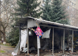 «Взрывы были слышны на всю округу»: ларек с пиротехникой сгорел в Минводах