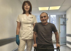 Уникальному пациенту ростом 140 сантиметров заменили сустав на Ставрополье