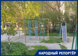 Опасную детскую площадку нашли родители на юге Ставрополя