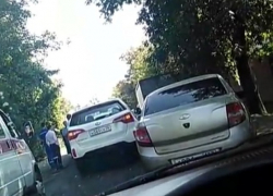 Огромная пробка из-за массового ДТП с пострадавшими образовалась в центре Ставрополя 