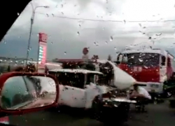 Мужчина находится в тяжелом состоянии после столкновения ВАЗа с "Мерседесом" в Пятигорске