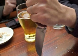 Собутыльник вонзил нож в безработного нелегала из Ставрополя