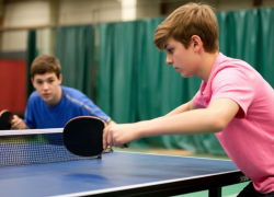 Подросток ударил двух соперников во время настольного теннисного турнира в Ессентуках