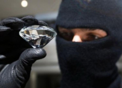 На Ставрополье полицейские разыскивают грабителя ювелирного магазина