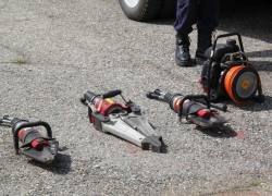 В Ставрополе спасатели вызволяли мальчика, застрявшего между подвальных решёток