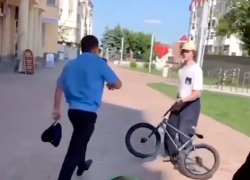 Неизвестные казаки в центре Ставрополя напали на велосипедистов