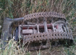 Незадачливого тракториста из перевернувшегося трактора вызволяли ставропольские спасатели