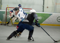 Ставропольские «крестоносцы» одолели хоккейных «Волков» — и опередили георгиевских «моряков»