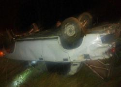 Лихач на «семерке» перевернул авто на ночной трассе Ставрополья 