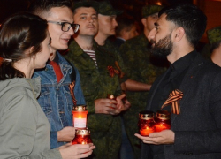 Тысячу свечей зажгли ночью на Крепостной горе Ставрополя в память о погибших в Великой Отечественной войне