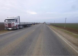 На Ставрополье пассажир выпрыгнул из грузовика на ходу и скончался