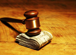 В Пятигорске неплательщик алиментов "расстался" с автомобилем прямо на дороге