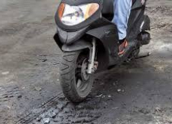 В Ставрополе подросток пытался сбежать от полиции, когда перепрятывал угнанный скутер 