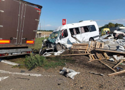 Двое погибли, 11 пострадали: подробности жуткой аварии с рейсовым автобусом из Ставрополя в Краснодар 