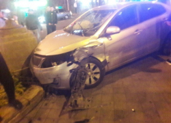 В центре Ставрополя иномарка сбила двух человек