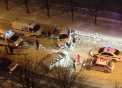 Пьяный водитель "БМВ" не справился с управлением и столкнулся с "четырнадцатой" в Ставрополе