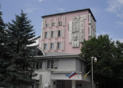 Пожилой пациент выпал с 4 этажа военного госпиталя Пятигорска