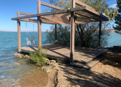 Нелегальная база отдыха работала на берегу Сенгилеевского водохранилища