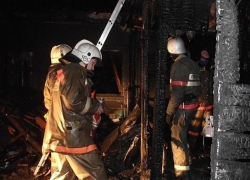 Двое мужчин задохнулись угарным газом во время пожара на Ставрополье