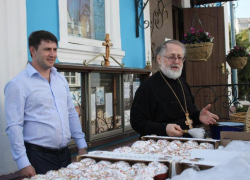 На Пасху в Кисловодске прихожанам раздали более 3 тысяч бесплатных куличей