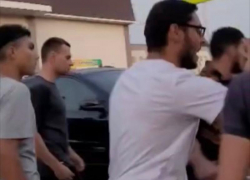 Массовая драка произошла у стадиона на Ставрополье — видео 