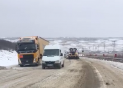 На объездной вокруг Ставрополя временно ограничили движение из-за снегопада 