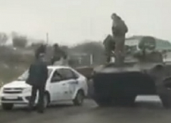  Пошедший на обгон бронетранспортер столкнулся с «Грантой» на дороге под Ставрополем 