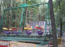 Вращающаяся карусель насмерть зашибла мужчину в парке на Ставрополье